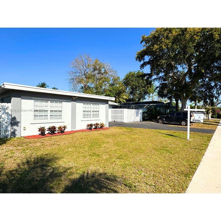 Recently Sold: $542,000 (4 beds, 2 baths, 1829 Square Feet)