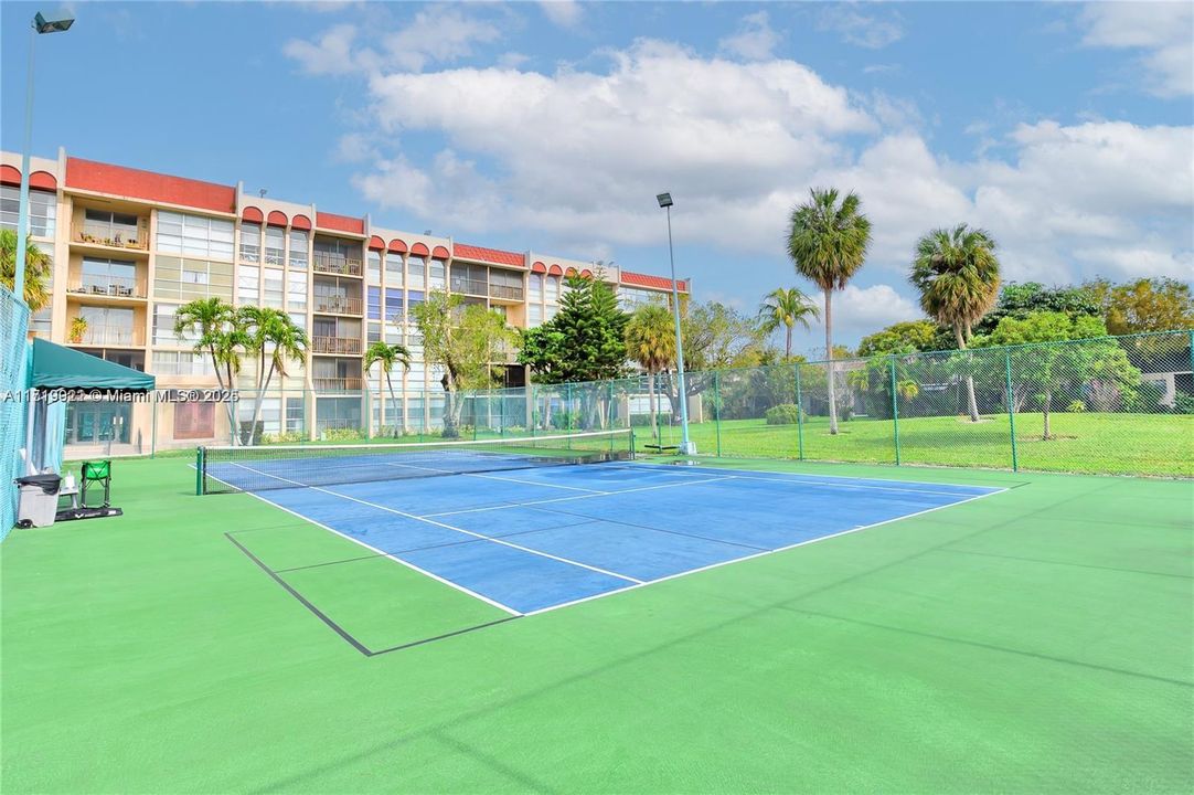 one tennis court