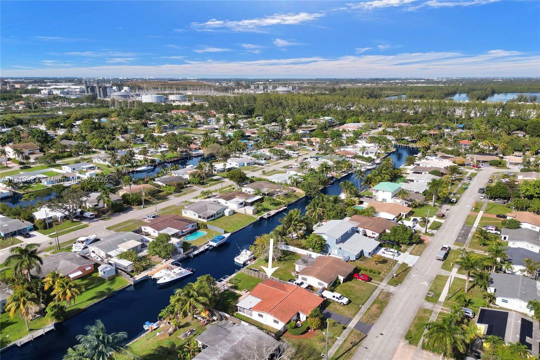 For Sale: $749,000 (3 beds, 2 baths, 1579 Square Feet)