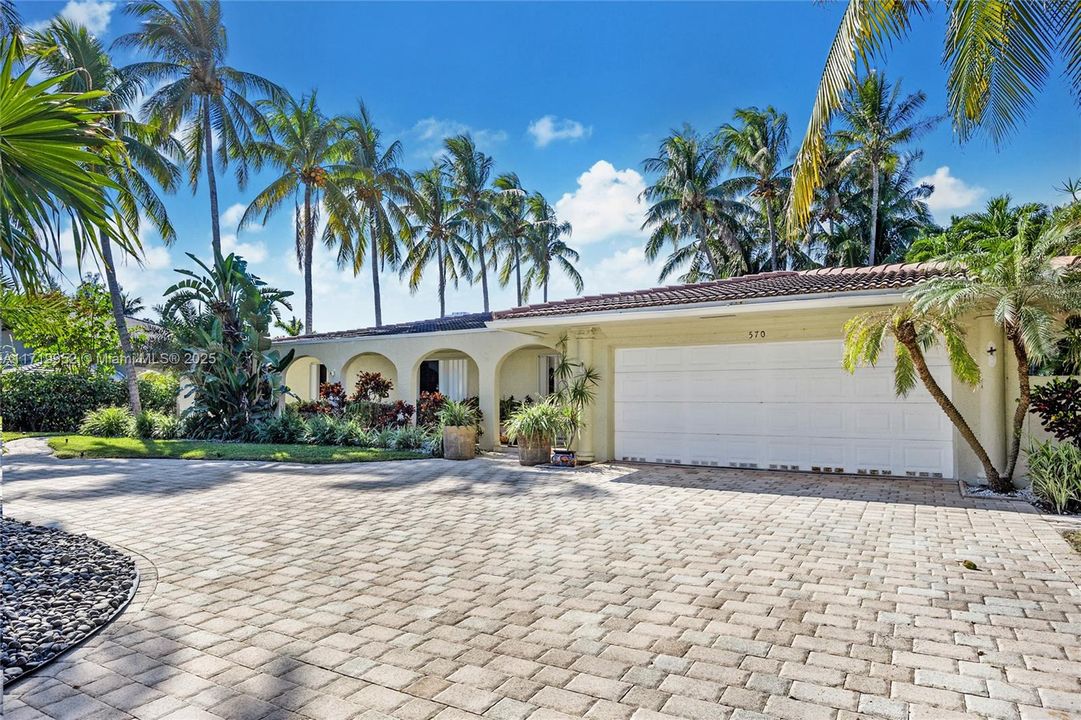 For Sale: $4,600,000 (4 beds, 3 baths, 3147 Square Feet)