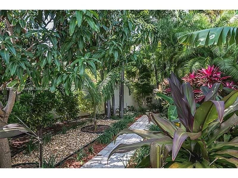 For Sale: $3,850,000 (4 beds, 3 baths, 3147 Square Feet)