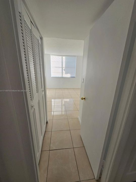 For Rent: $2,050 (2 beds, 2 baths, 1175 Square Feet)