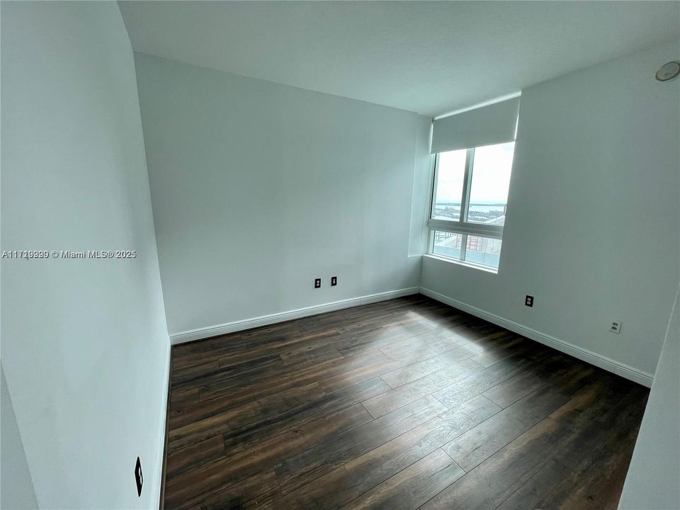 For Rent: $2,900 (1 beds, 1 baths, 651 Square Feet)