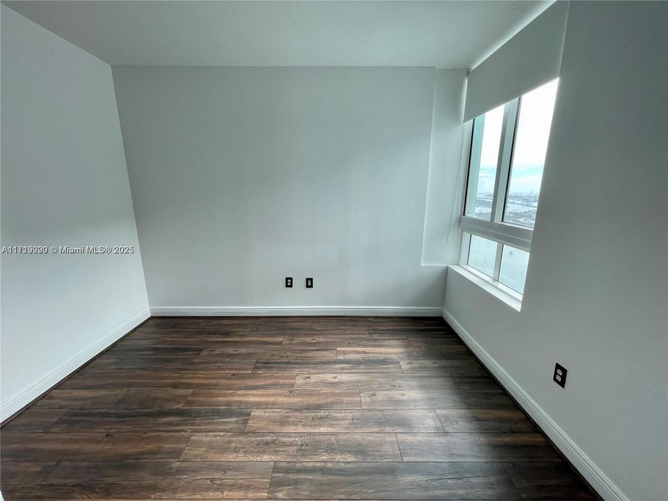 For Rent: $2,900 (1 beds, 1 baths, 651 Square Feet)