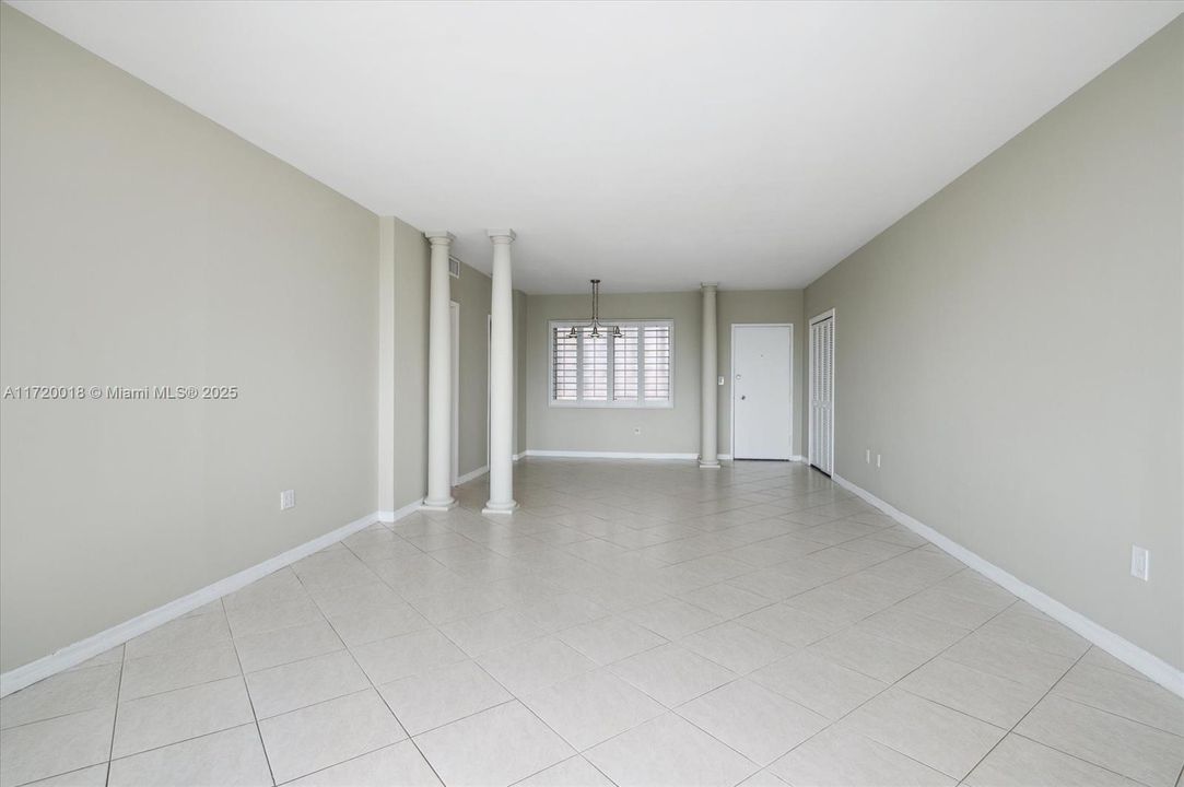 For Rent: $3,475 (2 beds, 2 baths, 1122 Square Feet)