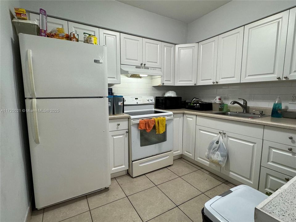 For Rent: $2,258 (2 beds, 2 baths, 3179 Square Feet)