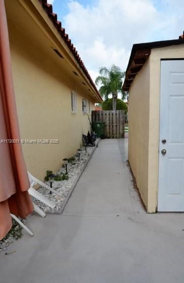 For Rent: $3,400 (3 beds, 2 baths, 1432 Square Feet)