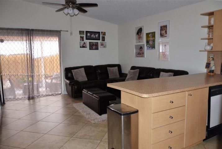 For Rent: $3,400 (3 beds, 2 baths, 1432 Square Feet)