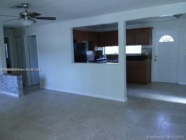 For Rent: $2,850 (3 beds, 2 baths, 1100 Square Feet)