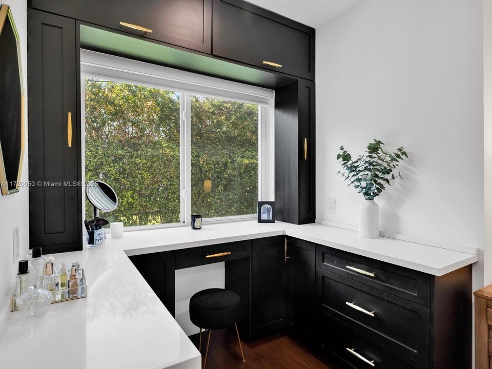 Built-in Vanity Area of Main Suite