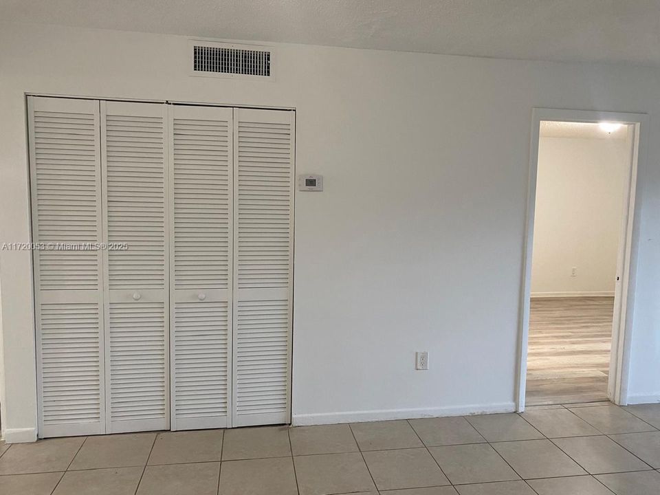 For Rent: $2,100 (2 beds, 2 baths, 913 Square Feet)