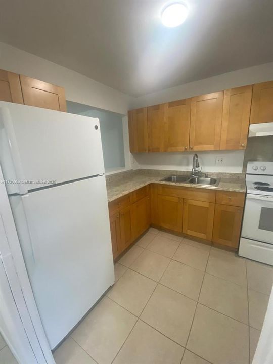 For Rent: $2,100 (2 beds, 2 baths, 913 Square Feet)