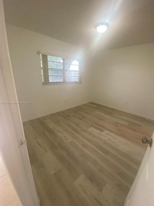 For Rent: $2,100 (2 beds, 2 baths, 913 Square Feet)