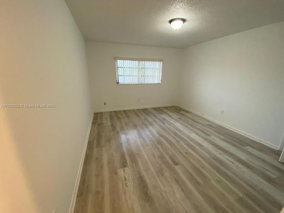 For Rent: $2,100 (2 beds, 2 baths, 913 Square Feet)