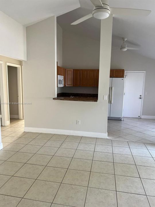 For Rent: $2,150 (2 beds, 2 baths, 991 Square Feet)