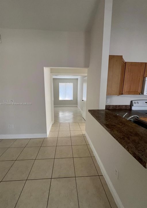 For Rent: $2,150 (2 beds, 2 baths, 991 Square Feet)