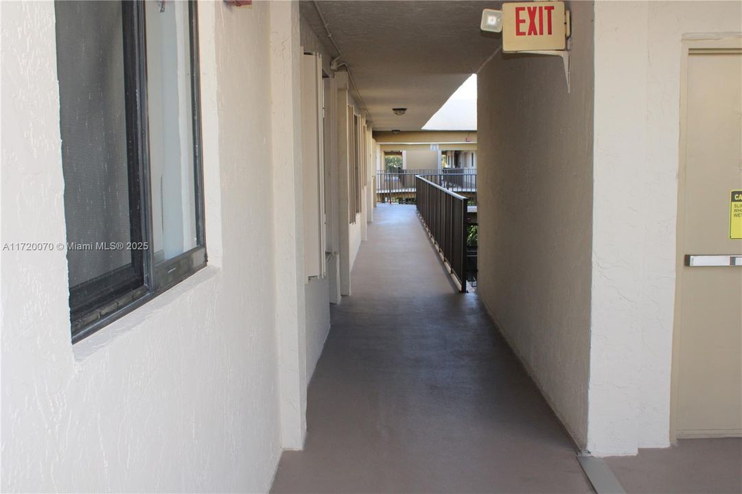 END OF CATWALK - MORE PRIVACY- END UNIT ONLY 1 NEIGHBOR