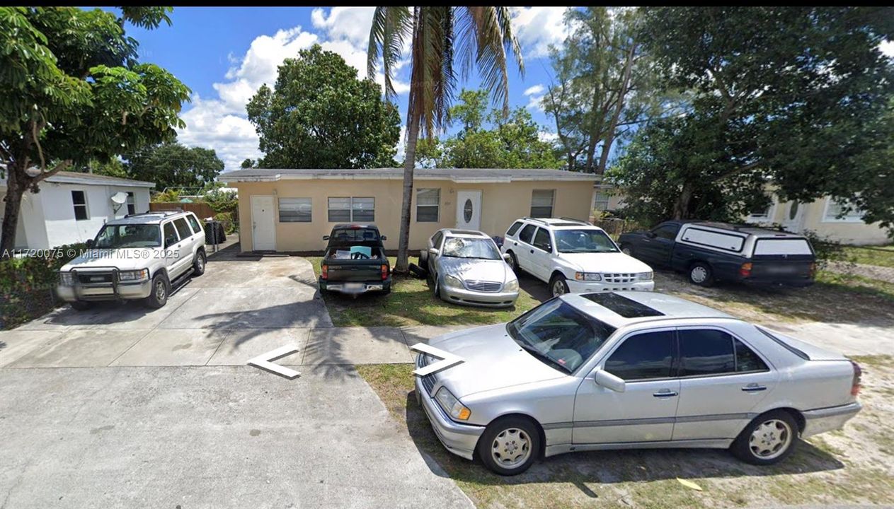 Недавно продано: $330,000 (3 спален, 2 ванн, 1332 Квадратных фут)