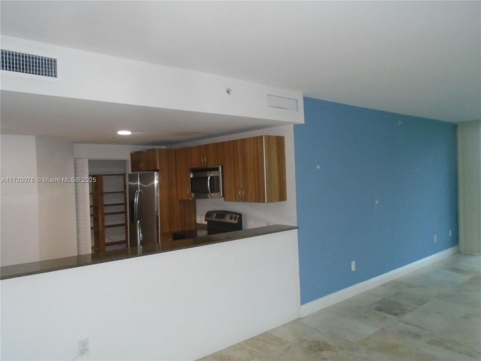 For Rent: $2,950 (2 beds, 2 baths, 1316 Square Feet)