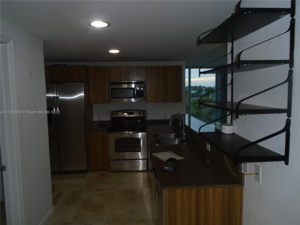 For Rent: $2,950 (2 beds, 2 baths, 1316 Square Feet)