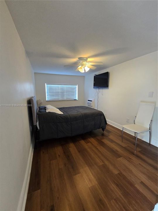 For Rent: $2,500 (2 beds, 1 baths, 3340 Square Feet)