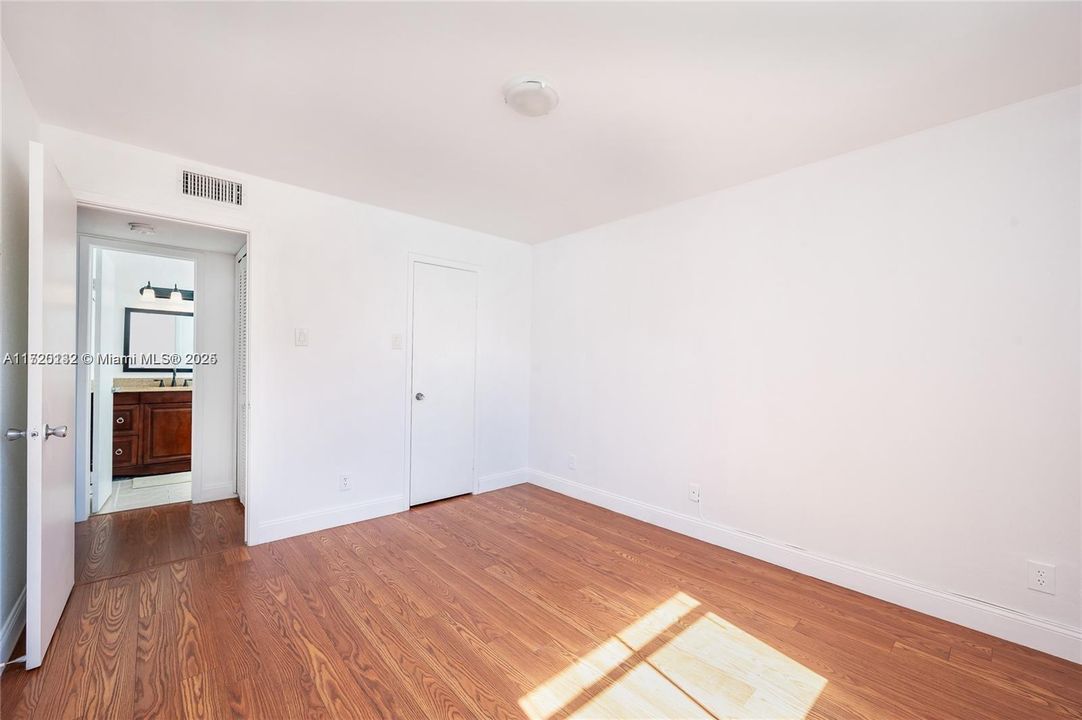 For Rent: $2,100 (1 beds, 1 baths, 579 Square Feet)