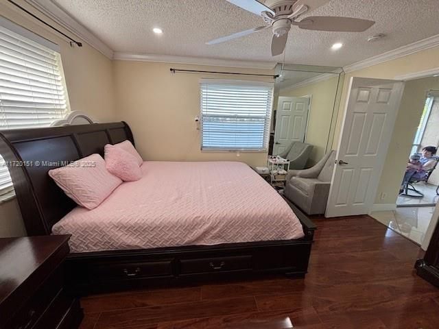 For Rent: $2,200 (2 beds, 2 baths, 815 Square Feet)