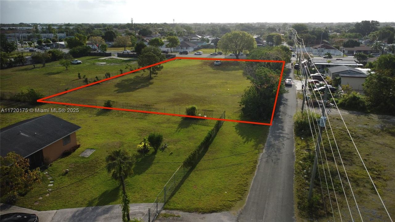 For Sale: $1,290,000 (1.11 acres)