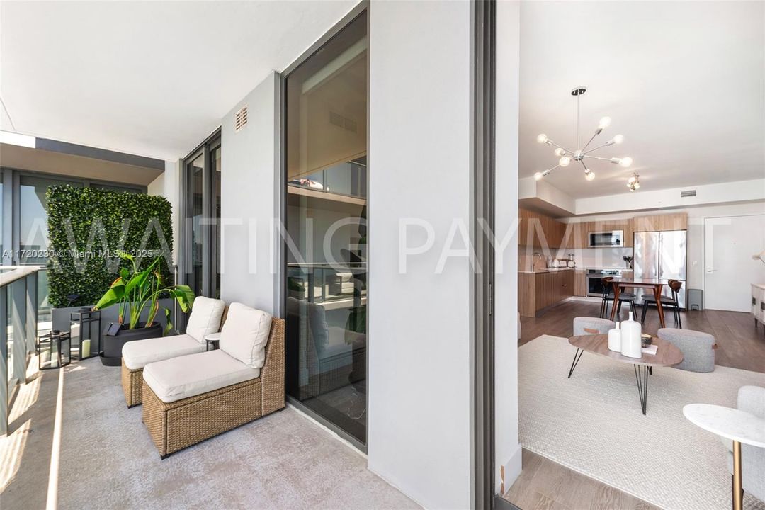 En Venta: $718,000 (2 camas, 2 baños, 1134 Pies cuadrados)