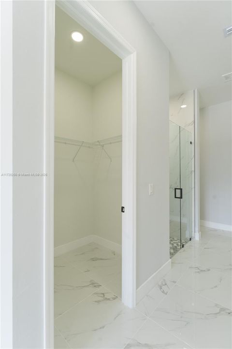 Recientemente alquilado: $3,300 (4 camas, 2 baños, 1842 Pies cuadrados)