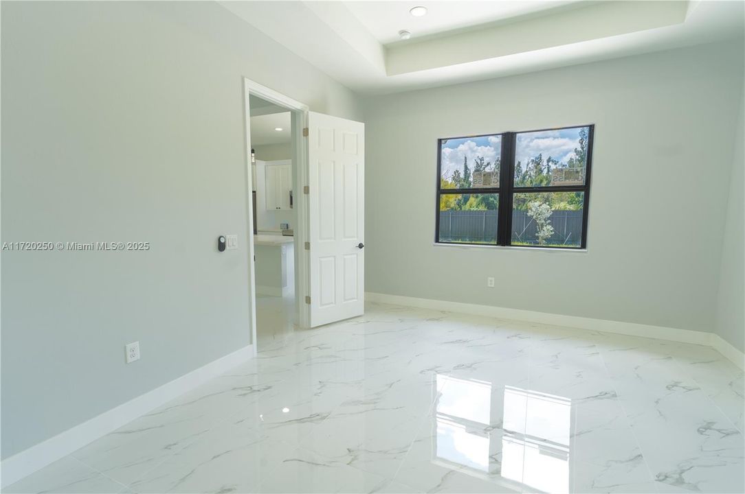 Recientemente alquilado: $3,300 (4 camas, 2 baños, 1842 Pies cuadrados)