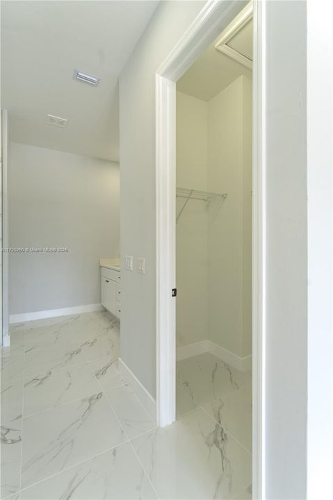 Recientemente alquilado: $3,300 (4 camas, 2 baños, 1842 Pies cuadrados)