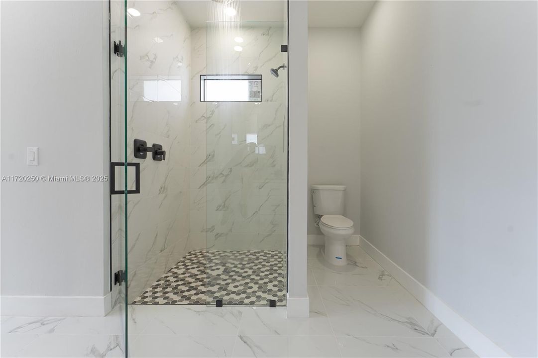 Recientemente alquilado: $3,300 (4 camas, 2 baños, 1842 Pies cuadrados)