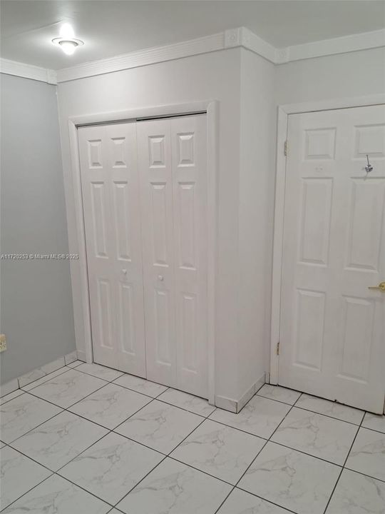 For Rent: $3,600 (4 beds, 2 baths, 1570 Square Feet)