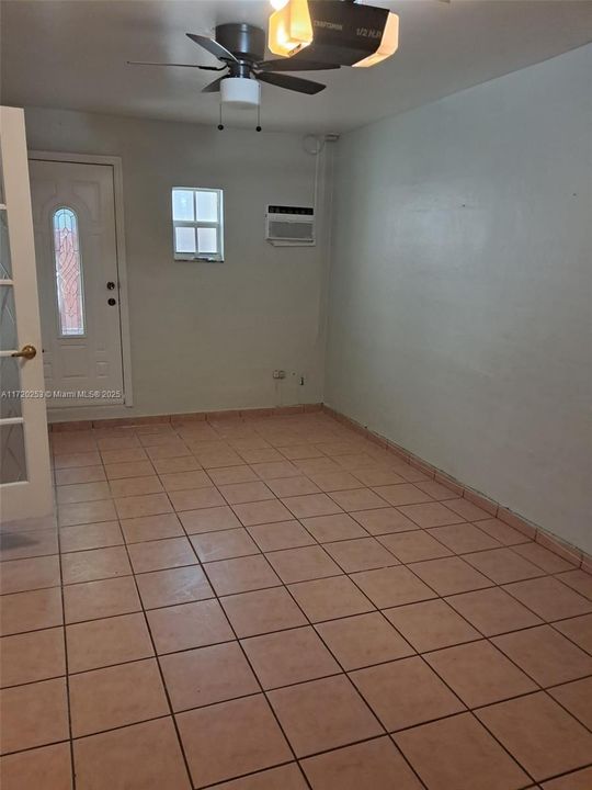 For Rent: $3,600 (4 beds, 2 baths, 1570 Square Feet)