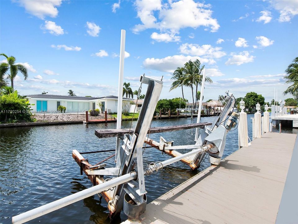 For Sale: $1,295,000 (3 beds, 2 baths, 2254 Square Feet)