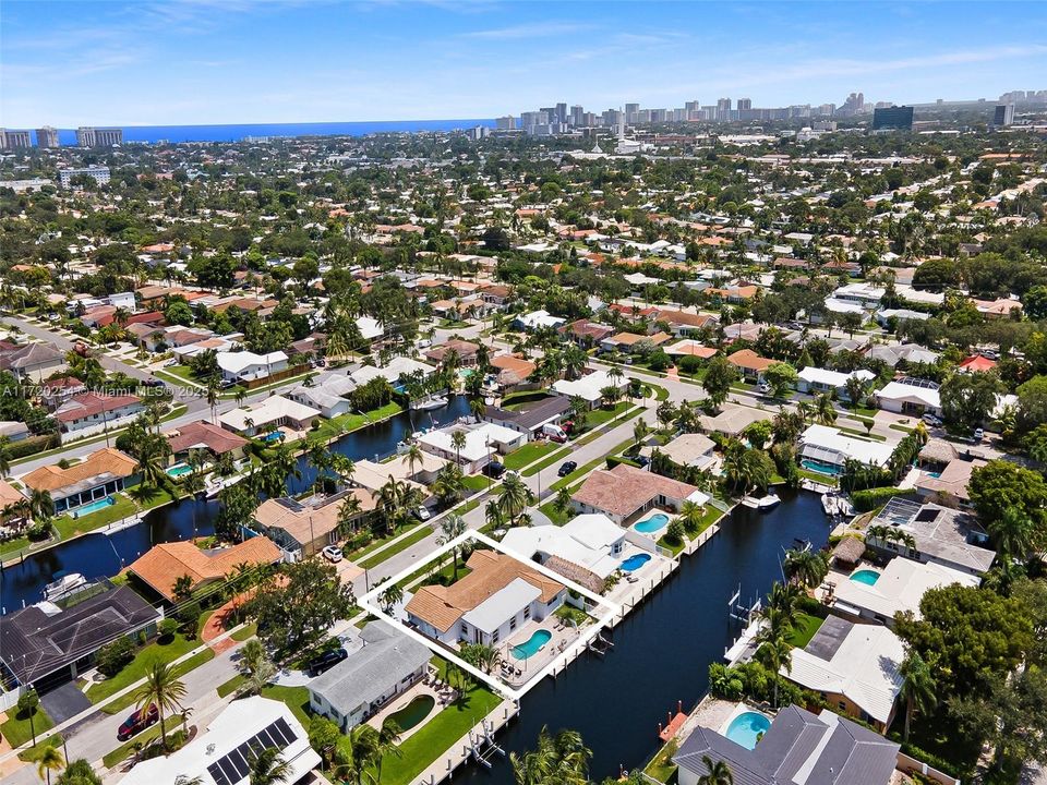 For Sale: $1,295,000 (3 beds, 2 baths, 2254 Square Feet)