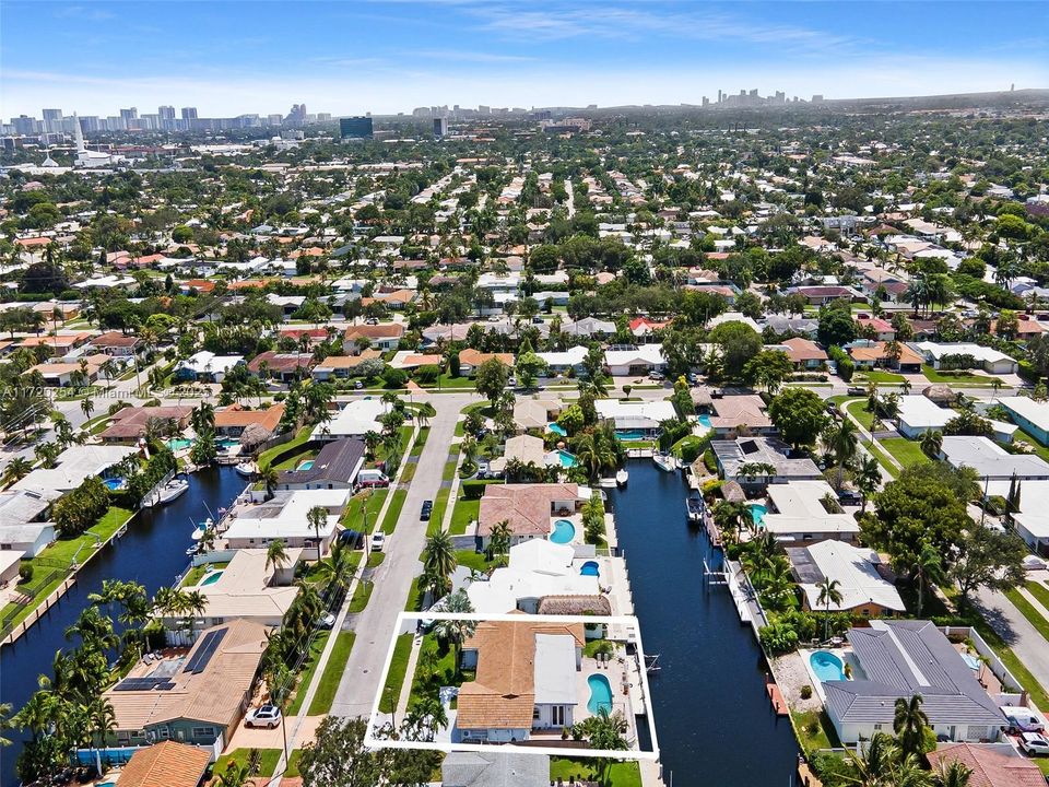 For Sale: $1,295,000 (3 beds, 2 baths, 2254 Square Feet)