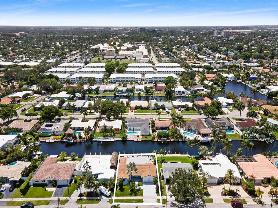 For Sale: $1,295,000 (3 beds, 2 baths, 2254 Square Feet)