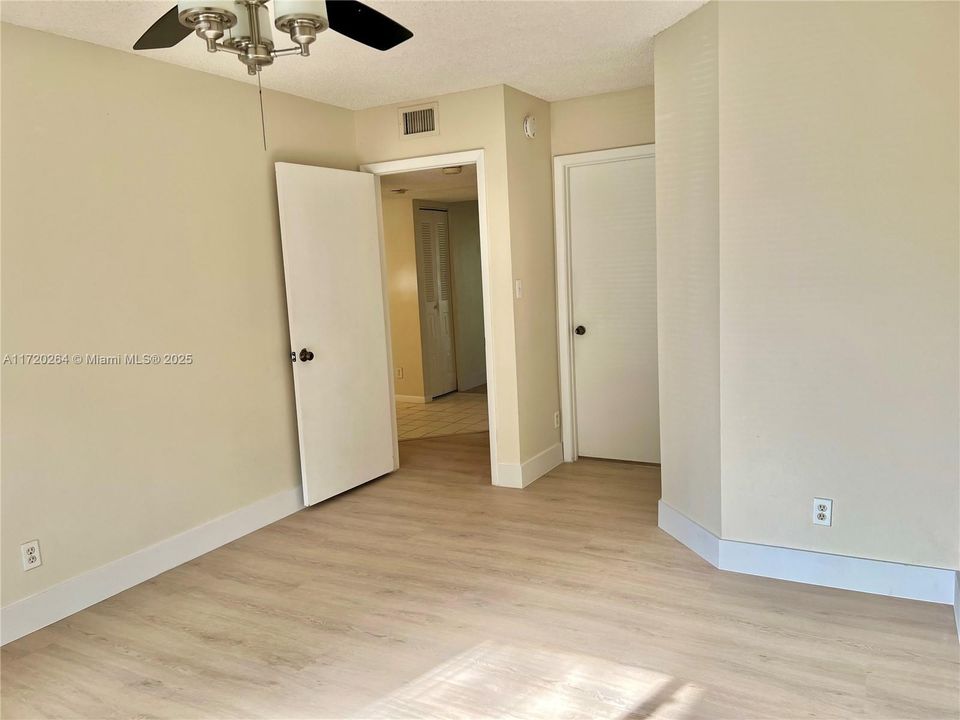 For Rent: $1,750 (1 beds, 1 baths, 816 Square Feet)