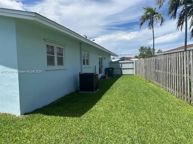 For Sale: $825,000 (3 beds, 2 baths, 1504 Square Feet)