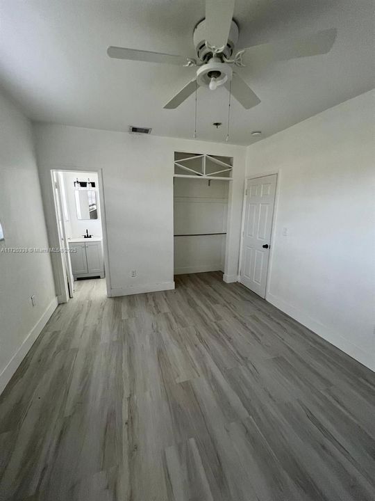 For Rent: $4,200 (5 beds, 2 baths, 2081 Square Feet)