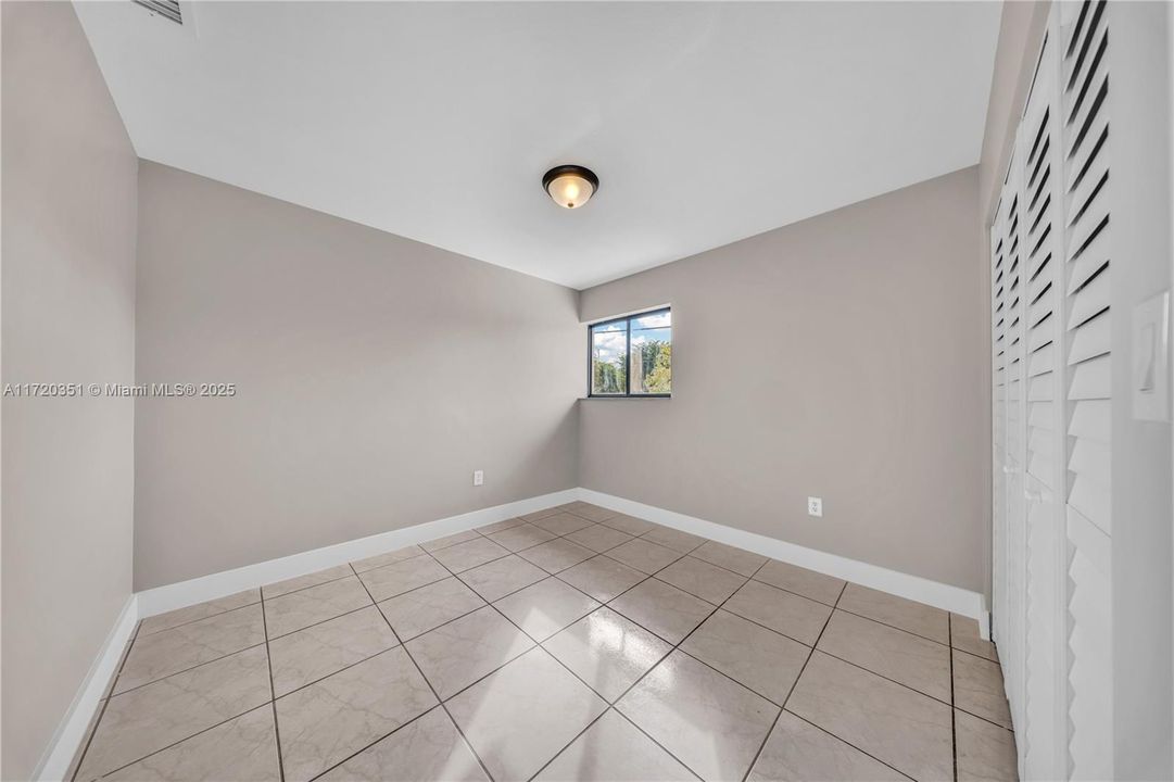 For Rent: $2,950 (3 beds, 2 baths, 972 Square Feet)