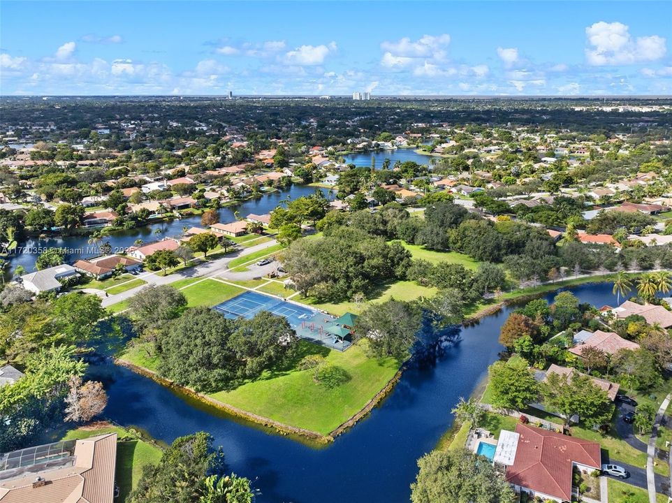 Jacaranda Lakes Park