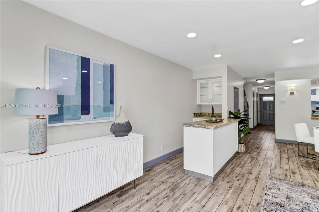 For Sale: $668,000 (2 beds, 2 baths, 1542 Square Feet)