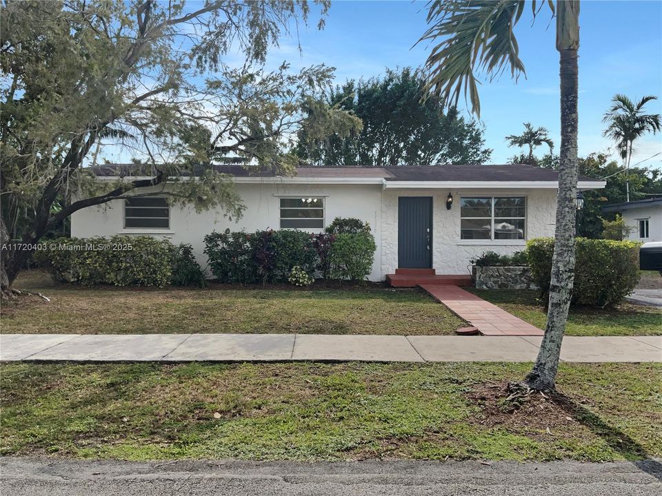 For Sale: $700,000 (3 beds, 2 baths, 1501 Square Feet)