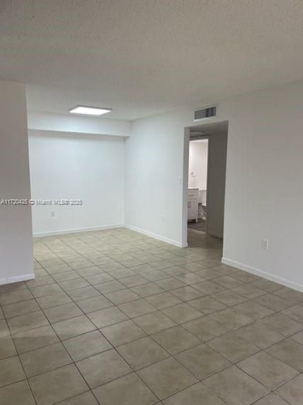 For Rent: $1,875 (1 beds, 1 baths, 678 Square Feet)