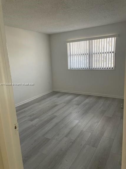 For Rent: $1,875 (1 beds, 1 baths, 678 Square Feet)