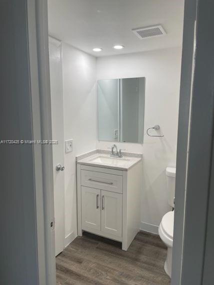 For Rent: $1,875 (1 beds, 1 baths, 678 Square Feet)