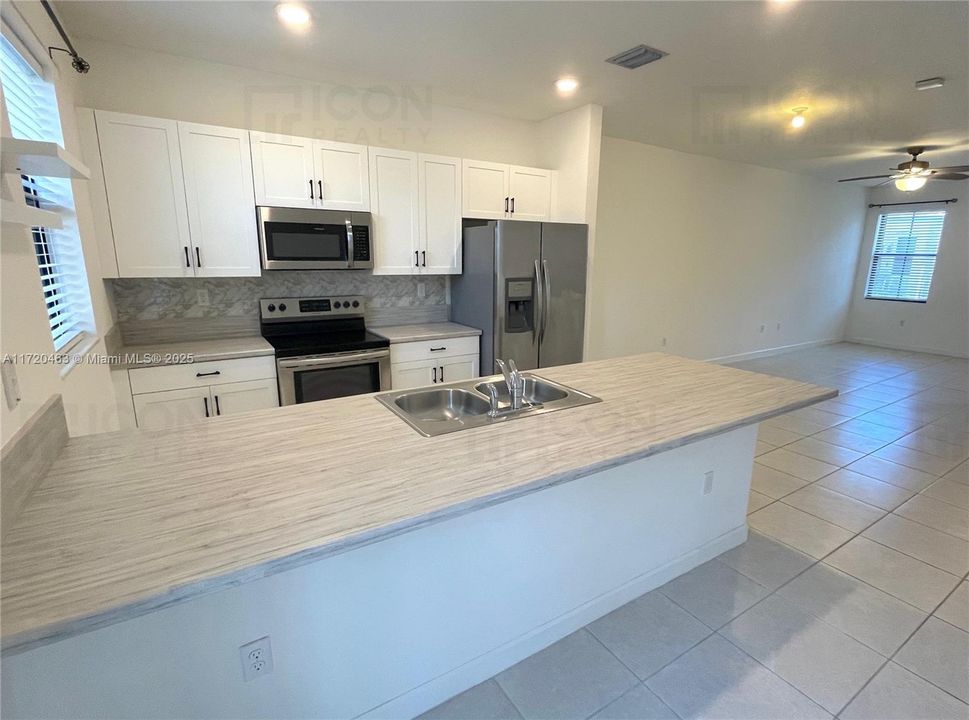 For Rent: $2,995 (3 beds, 2 baths, 1539 Square Feet)